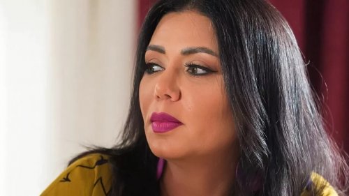 هجوم على رانيا يوسف بعد تصريحات (ليلة الخميس)... المذيعة ياسمين عز تعرقت خجلاً من إجابتها! تصدرت مواقع التواصل