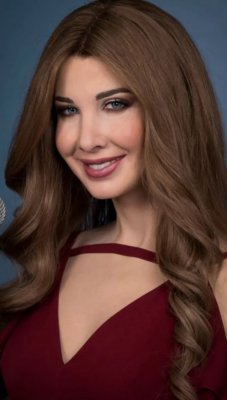 نانسي عجرم تباغت السعوديين بخطوة مذهلة وقت رفع أذان صلاة العشاء وهي تغني .. لن تصدق ماذا فعلت