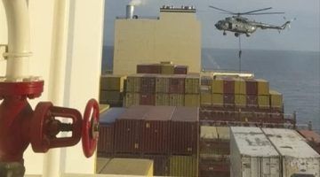 تل أبيب ترد على احتجاز الحرس الثوري لسفينة إسرائيلية بالمطالبة بتصنيفه إرهابيا