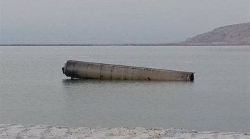 شاهد حطام صاروخ إيراني في منطقة سياحية على حدود الأردن