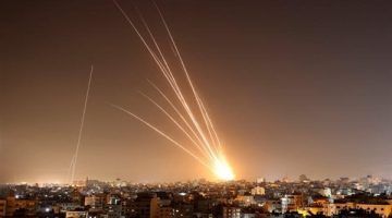 شاهد .. لحظة سقوط أحد الصواريخ الإيرانية في العاصمة الأردنية عمان