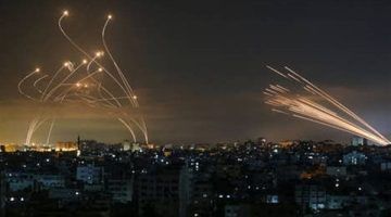 اشتعال النيران في مستودع بمستوطنة سديروت إثر قصف صاروخي من غزة