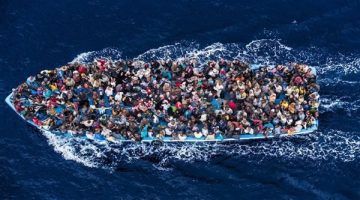 حلم خاطر بحياته من أجله ينتهى إلى كابوس.. القصة الكاملة لإقرار بريطانيا ترحيل المهاجرين إلى رواندا| تكلفة سفر الفرد مليون إسترليني