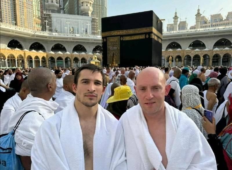 نائب رئيس رابطة المقاتلين المحترفين يعتنق الإسلام ويطلق دورياً في السعودية