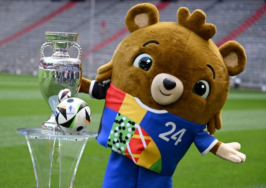 الدب «ألبرت» تميمة «يورو 24»