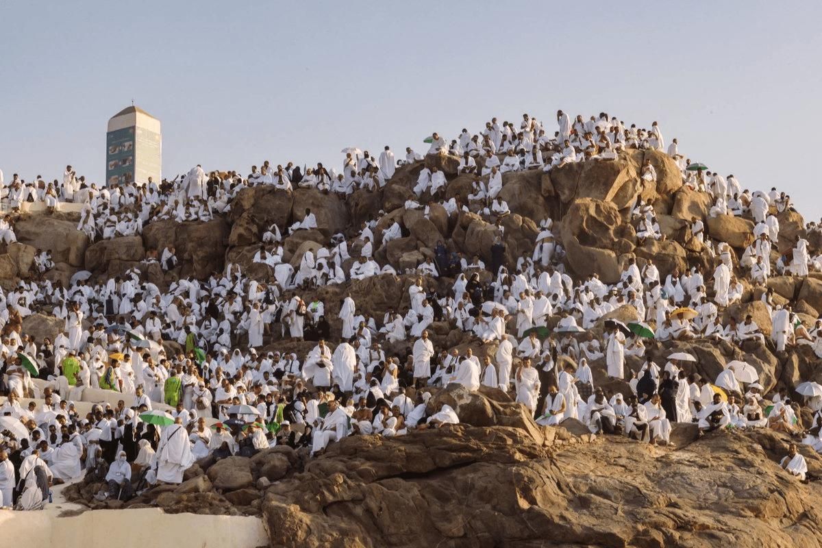 أنا عاجز عن التعبير! شاهد بالفيديو.. حاج كويتي يصف تجربة الحج منذ 20 عام والآن - موقع الخليج الان