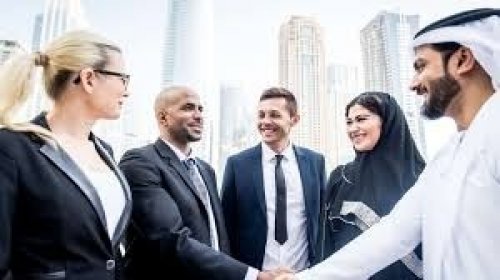عاجل .. اعتماد قرار منح الموظفين في دبي مكافآت مالية بقيمة 152 مليون درهم في الامارات