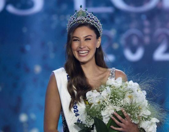 ملكة جمال لبنان ندى كوسا تلتقي الاطفال النازحين