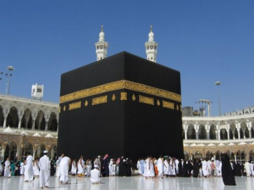وزارة السياحة تعلن أسعار وضوابط العمرة الجديدة وغرامة ضخمة للمخالفين .. تعرف علي التفاصيل