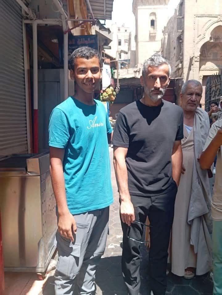 بالصور.. ريبيرو مدرب الأهلي يتجول اليوم في شوارع القاهرة - الخليج الان