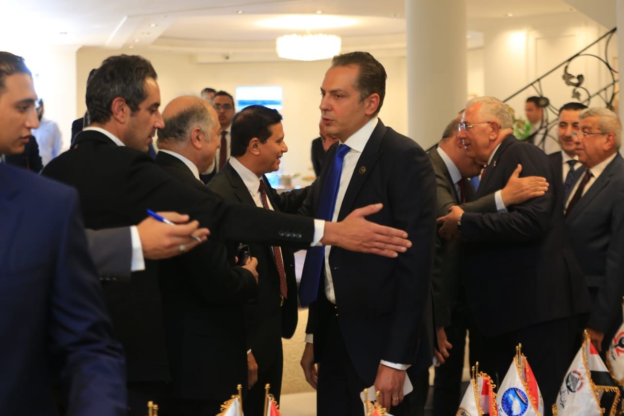 انتهاء الاجتماع الأول للأحزاب بشأن قائمة الشيوخ.. وبيان رسمي بعد قليل - الخليج الان