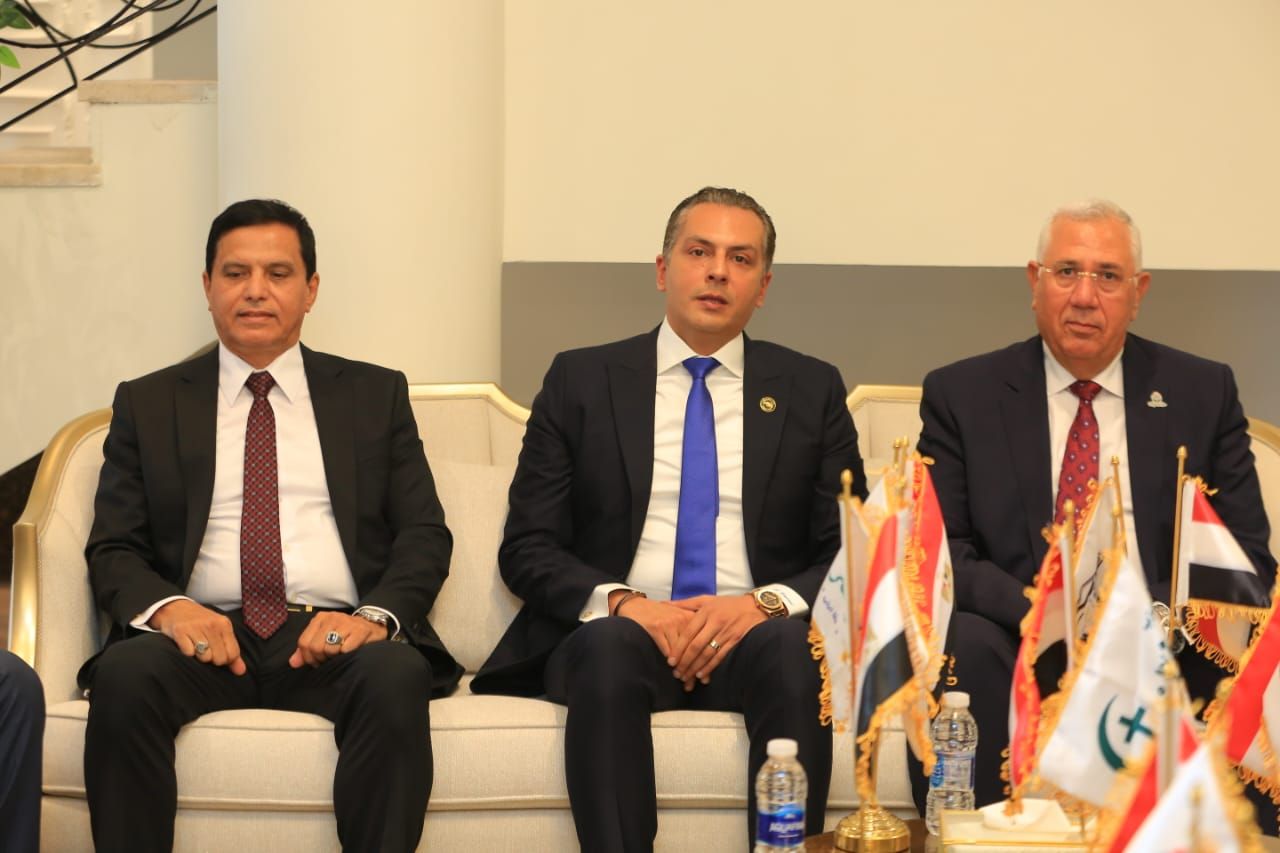 النائب حازم عمر لـ تليجراف الخليج :اجتماع الأحزاب بشأن قائمة الشيوخ شهد توافق كامل على تمثيل الجميع.. والقضية مش تقسيمة - الخليج الان