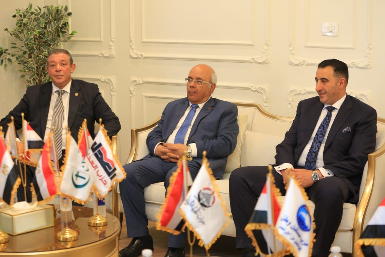 النائب حازم عمر لـ تليجراف الخليج :اجتماع الأحزاب بشأن قائمة الشيوخ شهد توافق كامل على تمثيل الجميع.. والقضية مش تقسيمة - الخليج الان