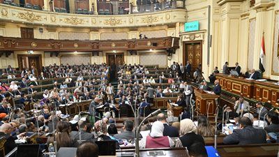 بعد الموافقة عليه.. القانون الجديد يلزم تسليم مفاتيح المحلات التجارية والأماكن المؤجرة لغير السكني لأصحابها بعد مرور 7 سنوات - الخليج الان