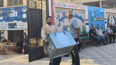 حديدية بالشمع الأحمر.. وصول صناديق أوراق امتحانات الثانوية العامة 2025 إلى اللجان - الخليج الان