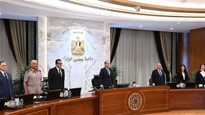 تطورات الإيجار القديم ورسائل حول حريق رمسيس.. مشاهد لافتة من اجتماع مدبولي بالحكومة - الخليج الان