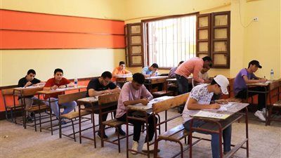 الثانوية العامة في ميزان التقييم.. وتساؤلات حول متغيرات الامتحانات المقبلة - الخليج الان