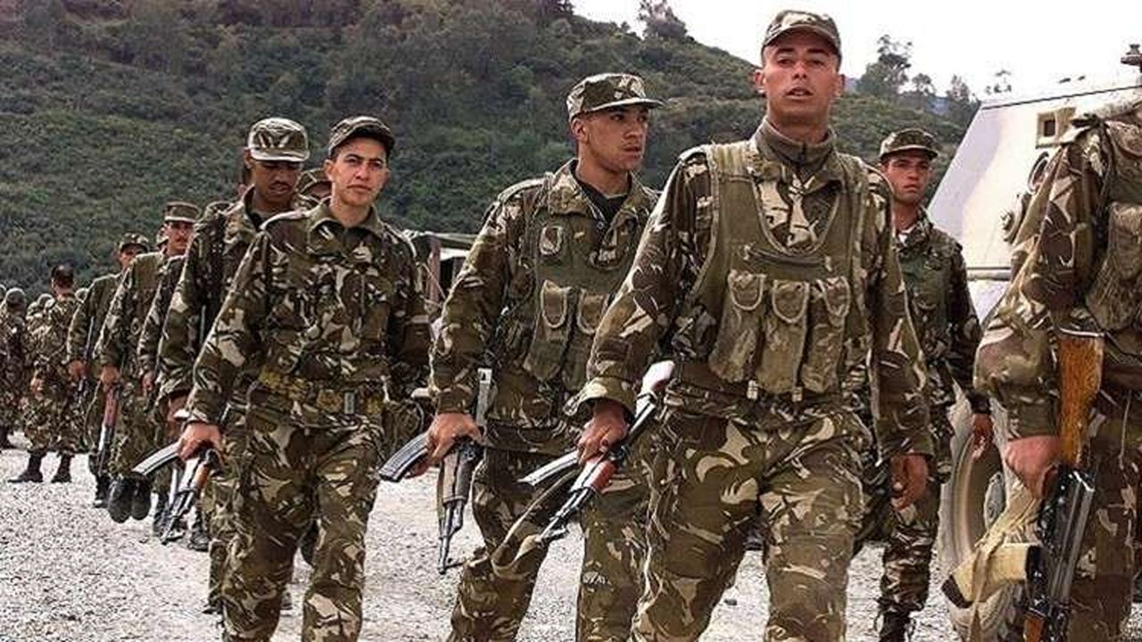 الإعفاء نزل.. تعرف على تفاصيل قانون الخدمة العسكرية في الجزائر بعد الإعفاء النهائي القرار طُبّق رسميًا