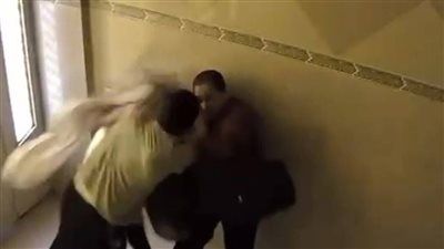 حبس متهمين 4 أيام في واقعة الاعتداء على ثلاث سيدات داخل عقار بالمنصورة - الخليج الان