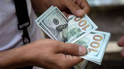 داخل مختلف البنوك.. سعر الدولار مقابل الجنيه المصري اليوم - الخليج الان