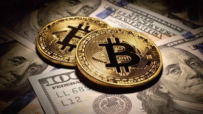بيتكوين تهبط من القمة.. هل بدأت موجة التصحيح المنتظرة؟ - الخليج الان