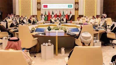 «استخفاف بالمجتمع الدولي».. مجلس التعاون الخليجي يدين الغارات الإسرائيلية على سوريا - الخليج الان