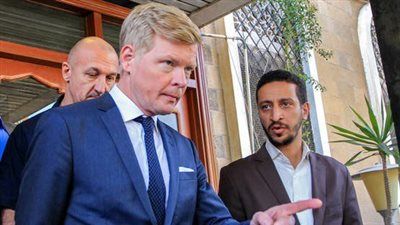 محاولة اغتيال دولية في اليمن: العليمي يكشف أخطر مؤامرة حوثية ضد مبعوث الأمم المتحدة - الخليج الان