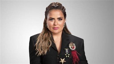 بعد أزمة سرقتها لوحات تشكيلية.. مها الصغير تعود من جديد وتروج لصفحة حقائبها - الخليج الان