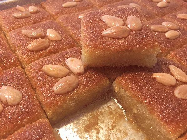 حلى تقليدي .. طريقة عمل البسبوسة بمكونات بسيطة