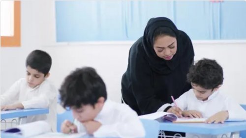 عاجل ولأول مرة.. التعليم السعودي يفاجئ المعلمين والمعلمات بقرار جديد يتعلق بالدوام في جميع مدارس المملكة!