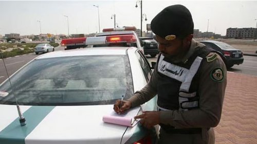 تحذير من المرور السعودي: 3 مخالفات تُسحب بسببها رخصتك نهائيًا وتعرضك للمساءلة