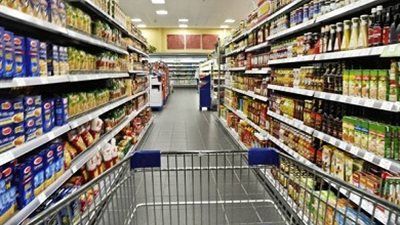 من بينهم الزيت والدقيق.. تراجع أسعار عدد من السلع الأساسية اليوم - الخليج الان