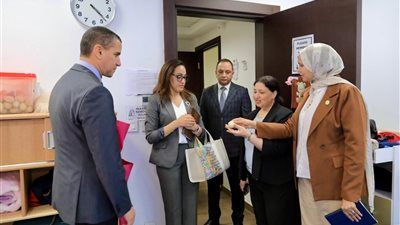 نائبة وزيرة التضامن تبحث مع سفير مصر باليابان تعزيز سبل التعاون فى ملف تنمية الطفولة المبكرة - الخليج الان
