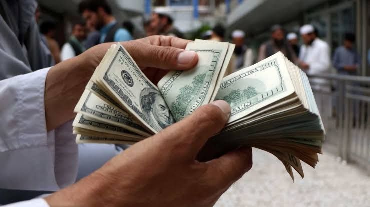 كام سعر 100 دولار في السوق السوداء.. سعر الدولار مقابل الجنيه المصري اليوم الثلاثاء 2025-7-29 اعرف عامل كام حالاً