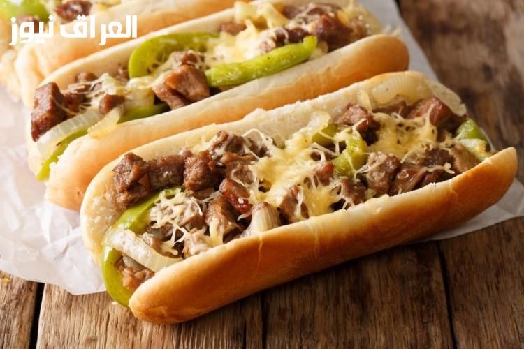 ساندويش يذوب في الفم.. عمل ساندويش ستيك بالجبن بطبقات غنية ساحرة
