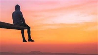 العزلة الحديثة| حين يكون الإنسان محاطًا بالجميع لكنه يشعر بالوحدة - الخليج الان