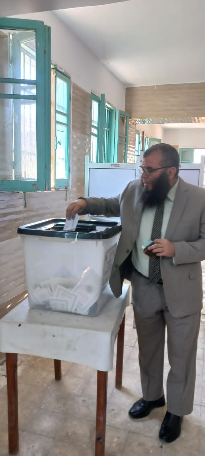 رئيس حزب النور يدلي بصوته في انتخابات الشيوخ بمسقط رأسه في كفر الشيخ - الخليج الان