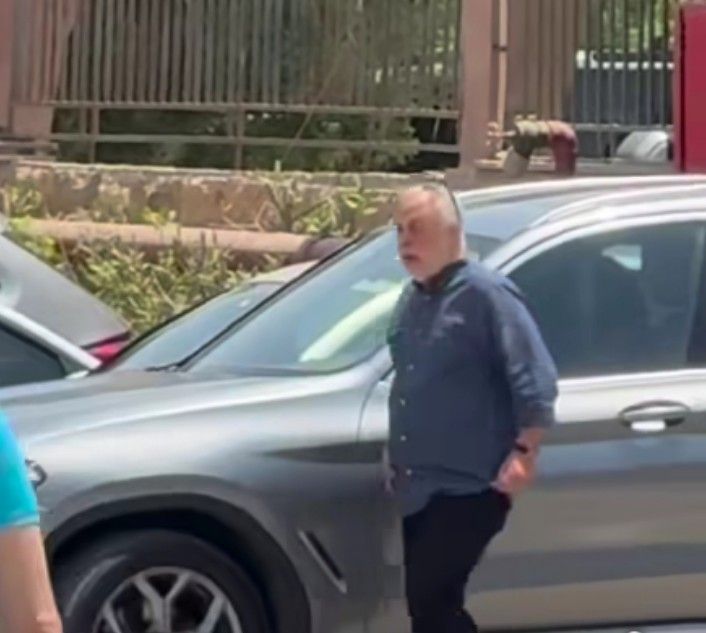 بحضور أشرف زكي وغياب نجوم الفن.. لقطات من جنازة الفنان سيد صادق - الخليج الان