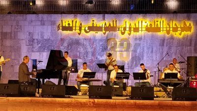 شكرا على وجودكم وتشجيعكم.. الموسيقار عمرو سليم يفتتح الليلة الثالثة من مهرجان القلعة الدولي 2025 - الخليج الان