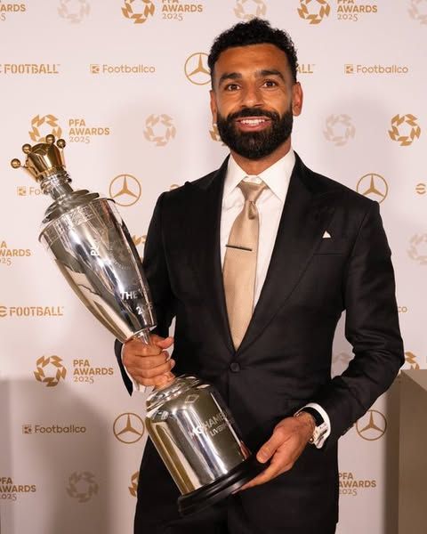 للمرة الثالثة في تاريخه: محمد صلاح يحصل على جائزة أفضل لاعب في الدوري الإنجليزي 2024/2025 من رابطة المحترفين - الخليج الان