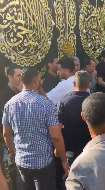 مصطفى شوبير يواسي محمد الشناوي في عزاء والده بكفر الشيخ - الخليج الان