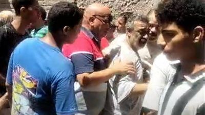 ولادي وزوجتى راحوا .. حسرة أب مكلوم خرج للعمل عاد وجد أسرته تحت الأنقاض في انهيار عقار الزقازيق - الخليج الان