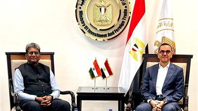 وزير الاستثمار يلتقى السفير الهندي بالقاهرة لبحث سبل تعزيز العلاقات الاقتصادية المشتركة بين البلدين - الخليج الان