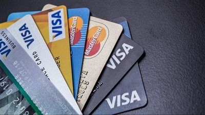 رفع القيود على البطاقات الائتمانية بالخارج.. دلالات اقتصادية ورسائل ثقة للأسواق - الخليج الان