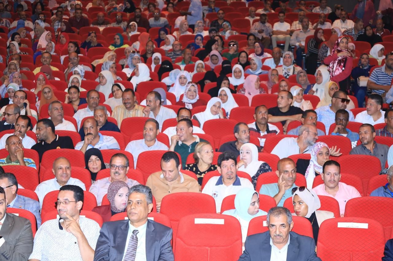 رئيس جامعة المنيا يعلن حزمة من القرارات غير المسبوقة في اجتماع الجمعية العامة الغير عادية لصندوق التأمين - الخليج الان