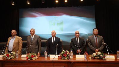 رئيس جامعة المنيا يعلن حزمة من القرارات غير المسبوقة في اجتماع الجمعية العامة الغير عادية لصندوق التأمين - الخليج الان