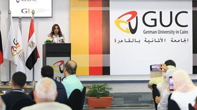 وزيرة التنمية المحلية تشهد احتفالية الجامعة الألمانية لتكريم أوائل الثانوية العامة بالمحافظات ومنحهم ٦٩ منحة دراسية كاملة - الخليج الان