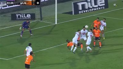 الدوري المصري الممتاز: بابا كار لاعب فاركو يحصل على البطاقة الحمراء بعد تدخل قوي على محمود حمدي الونش - الخليج الان
