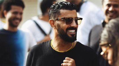 والد محمد سامي يهنئه بـ عيد ميلاده: مخرج الجماهير وعمدة الاخراج وأسطورة التأليف - الخليج الان