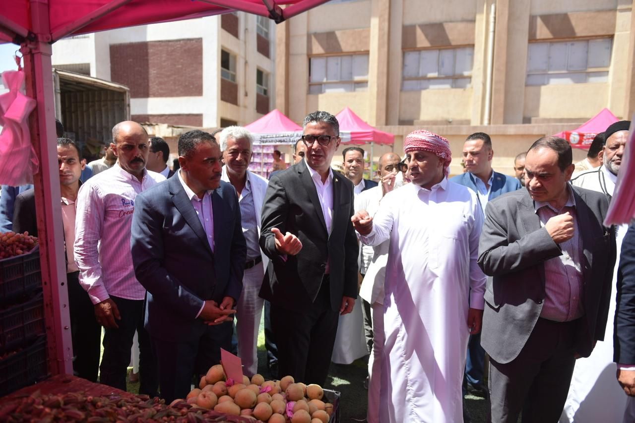 زيارة ميدانية لوزير التموين ومحافظ مطروح: افتتاح مشروعات لتيسير الخدمات على المواطنين - الخليج الان